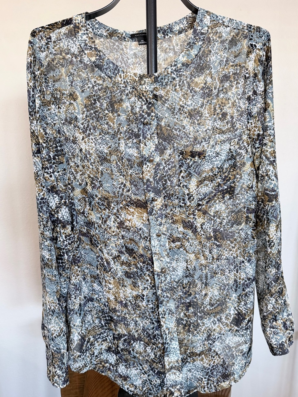 Ann Taylor Blouse Size 14 in a modern fit with a V-neck and long sleeves